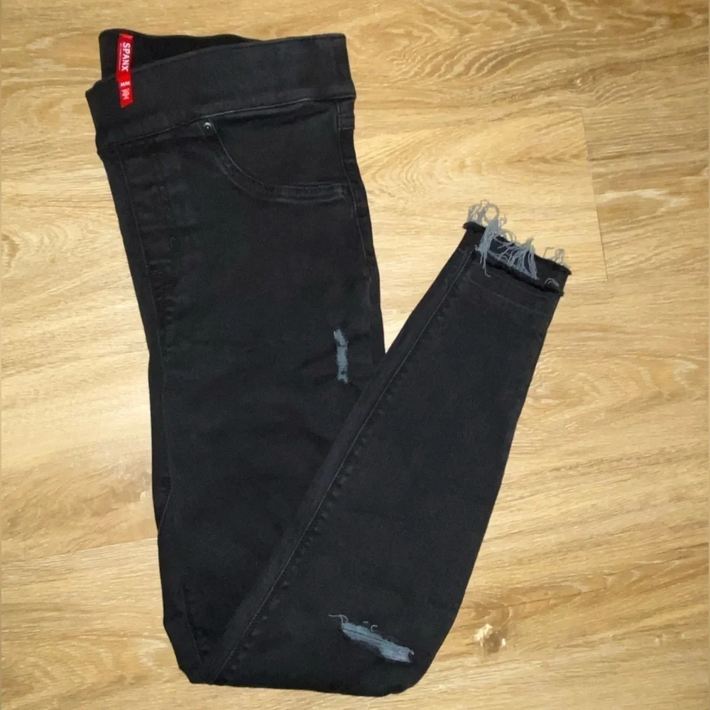 SPANX Black Distressed Denim Jeggings Size Medium 8-10